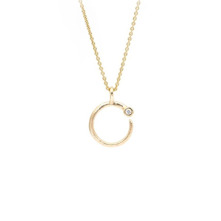 Violina Vedhæng i 3 forskellige størrelser, fra Per Borup - Alle vedhæng er lavet i 14kt guld og har hver én lille diamant