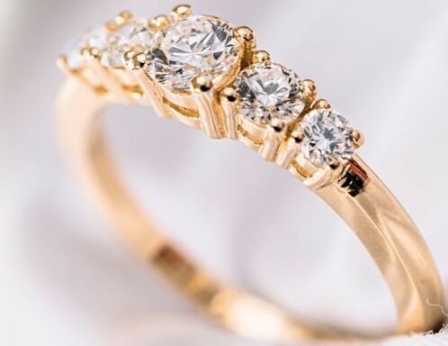 Diamant ring i 14kt guld med 5 diamanter
