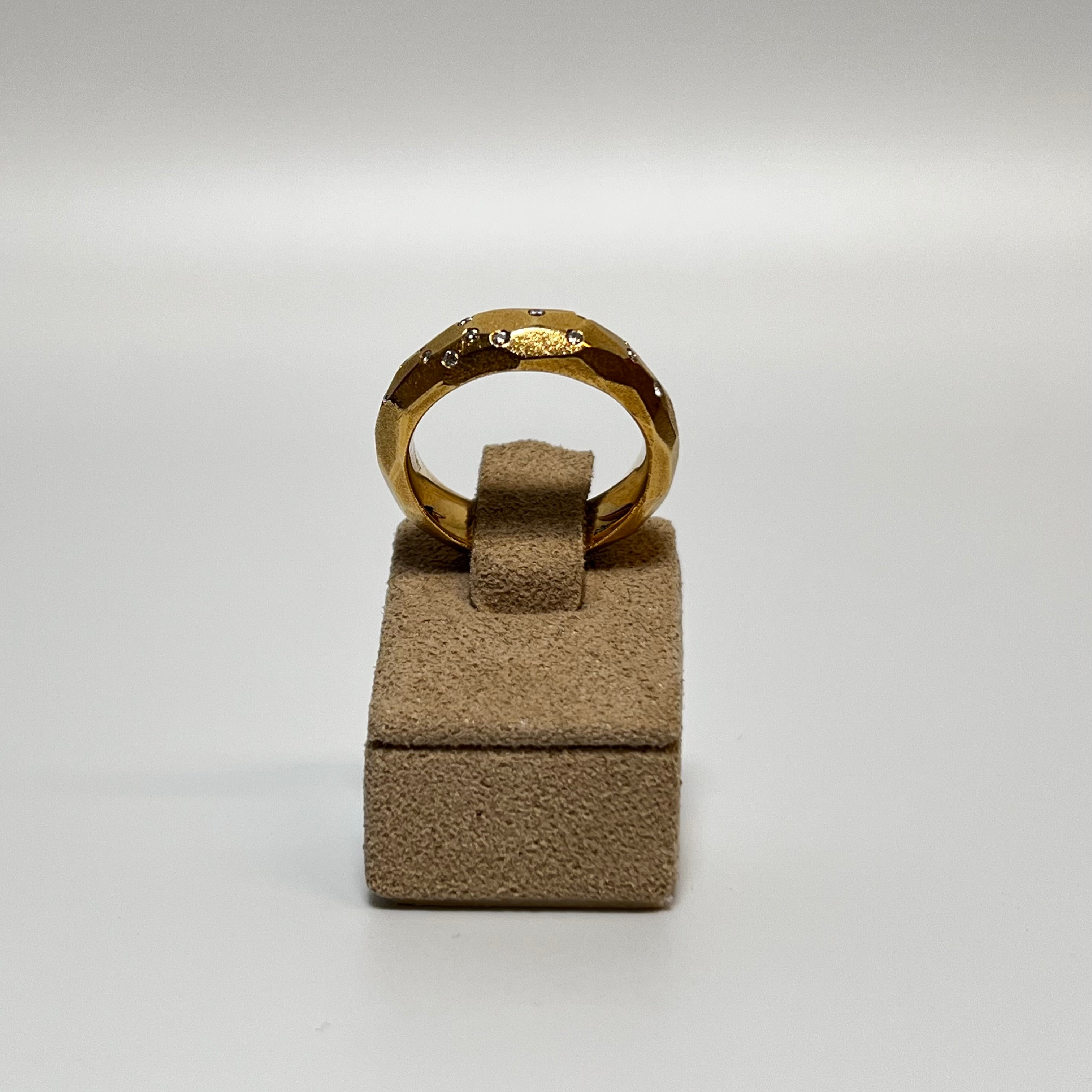 Guldring 14kt m. diamanter - str 54