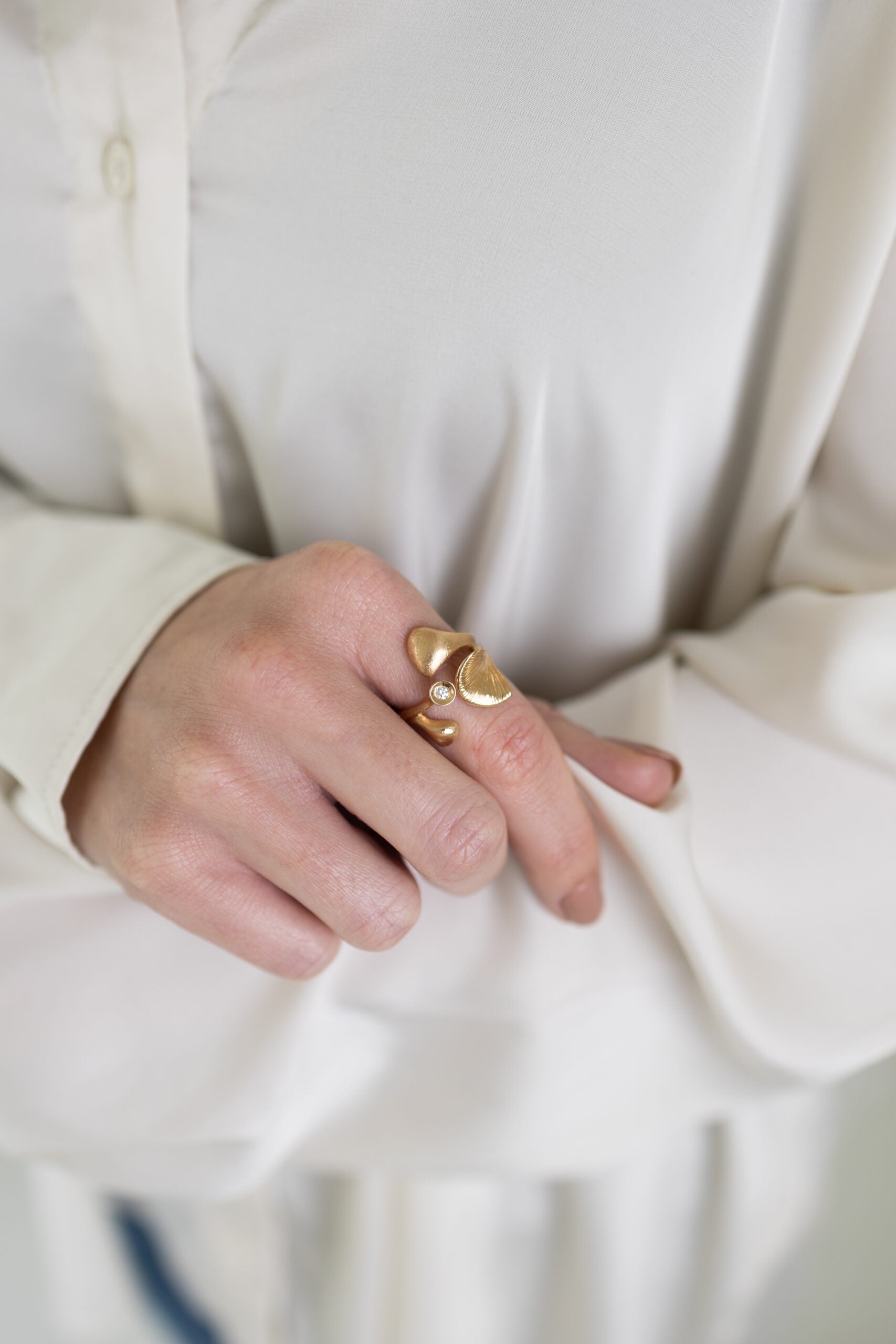 Per Borup Kaya ring, stor rustik - 1140RX Hvidguld, fra Per Borup