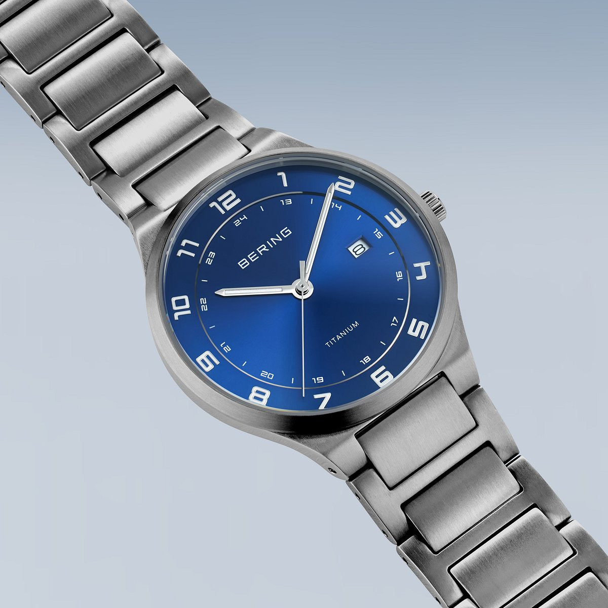 Bering - Classic | Titanium | 15139-707, fra Bering