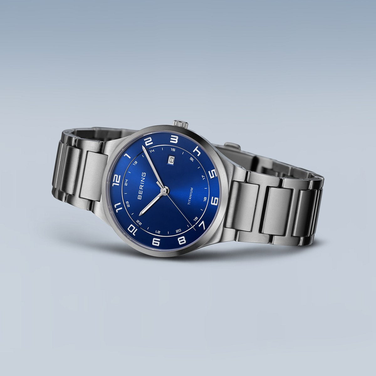 Bering - Classic | Titanium | 15139-707, fra Bering