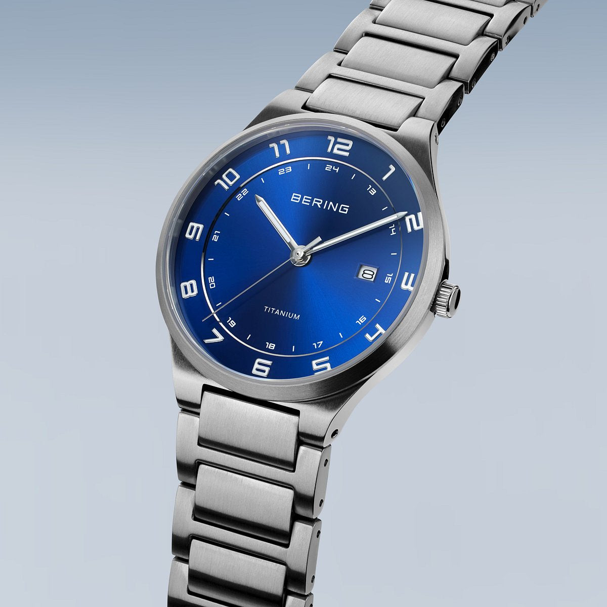 Bering - Classic | Titanium | 15139-707, fra Bering