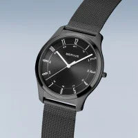 Bering - Ultra Slim | poleret/børstet sort | 18340-222