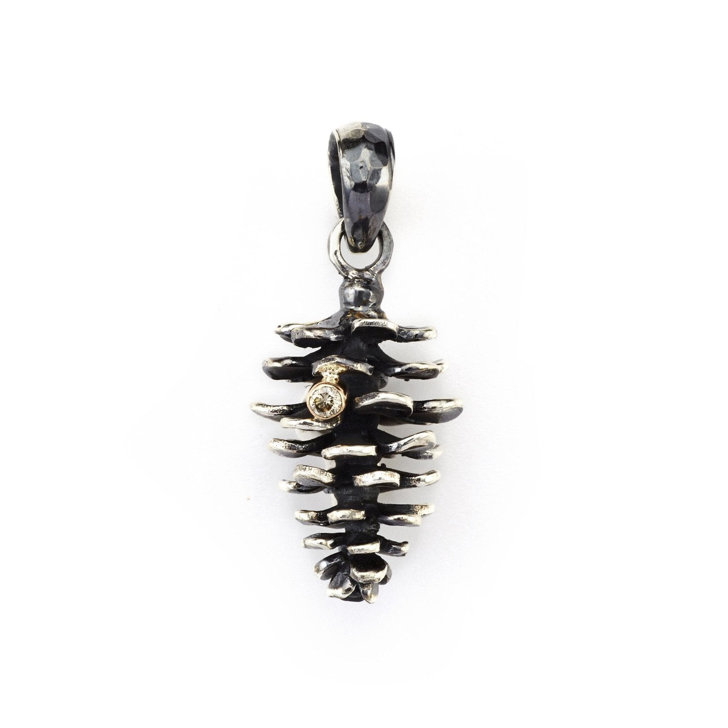 Kogle Vedhæng (S), i gold; sterling-silver; diamond, fra ByBirdie