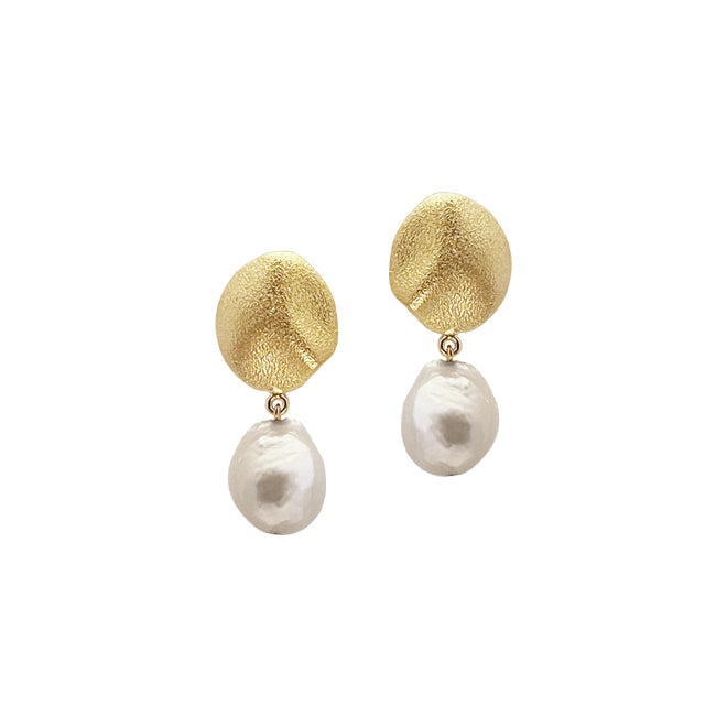 Heiring NORIA Ear clips with baroque pearl - Goldplated – Smykke i sølv fra Heiring – Varenr. 53-3-65FG