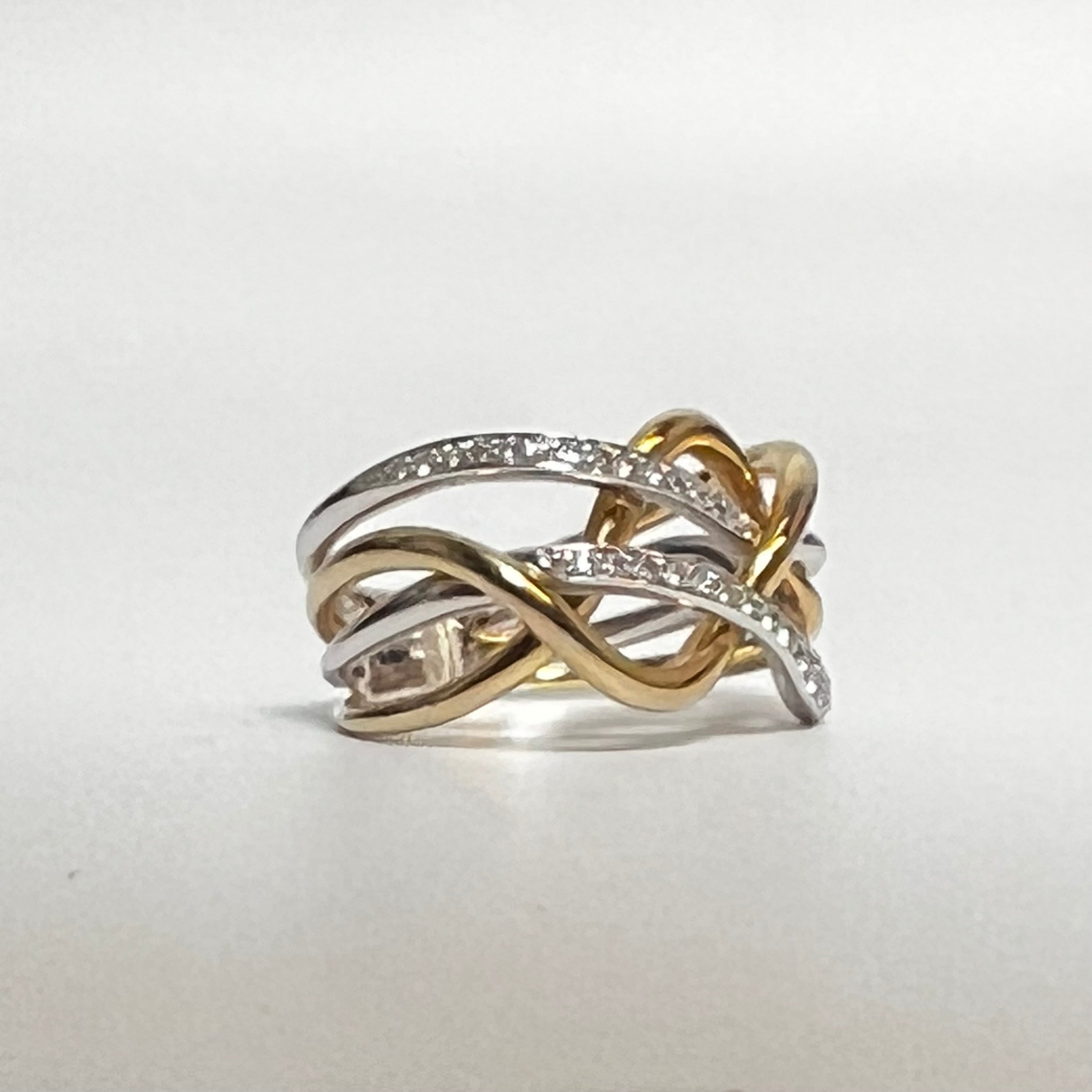 Ring med diamanter 14kt. - str 55