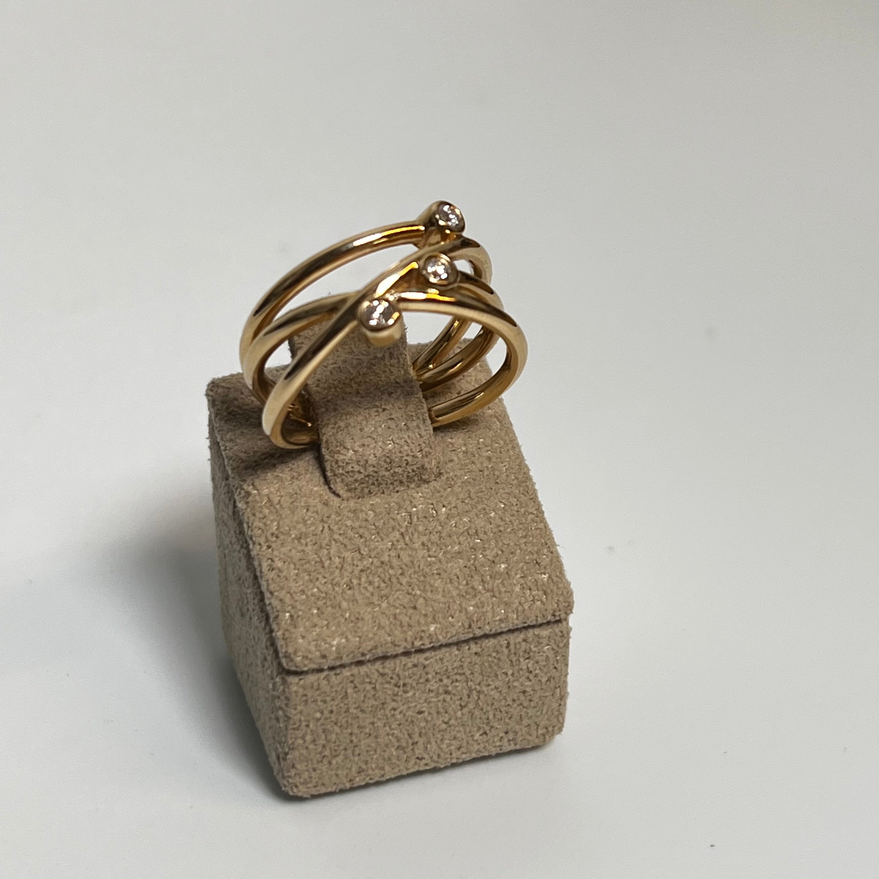 Ring med diamanter 14kt. - str 52