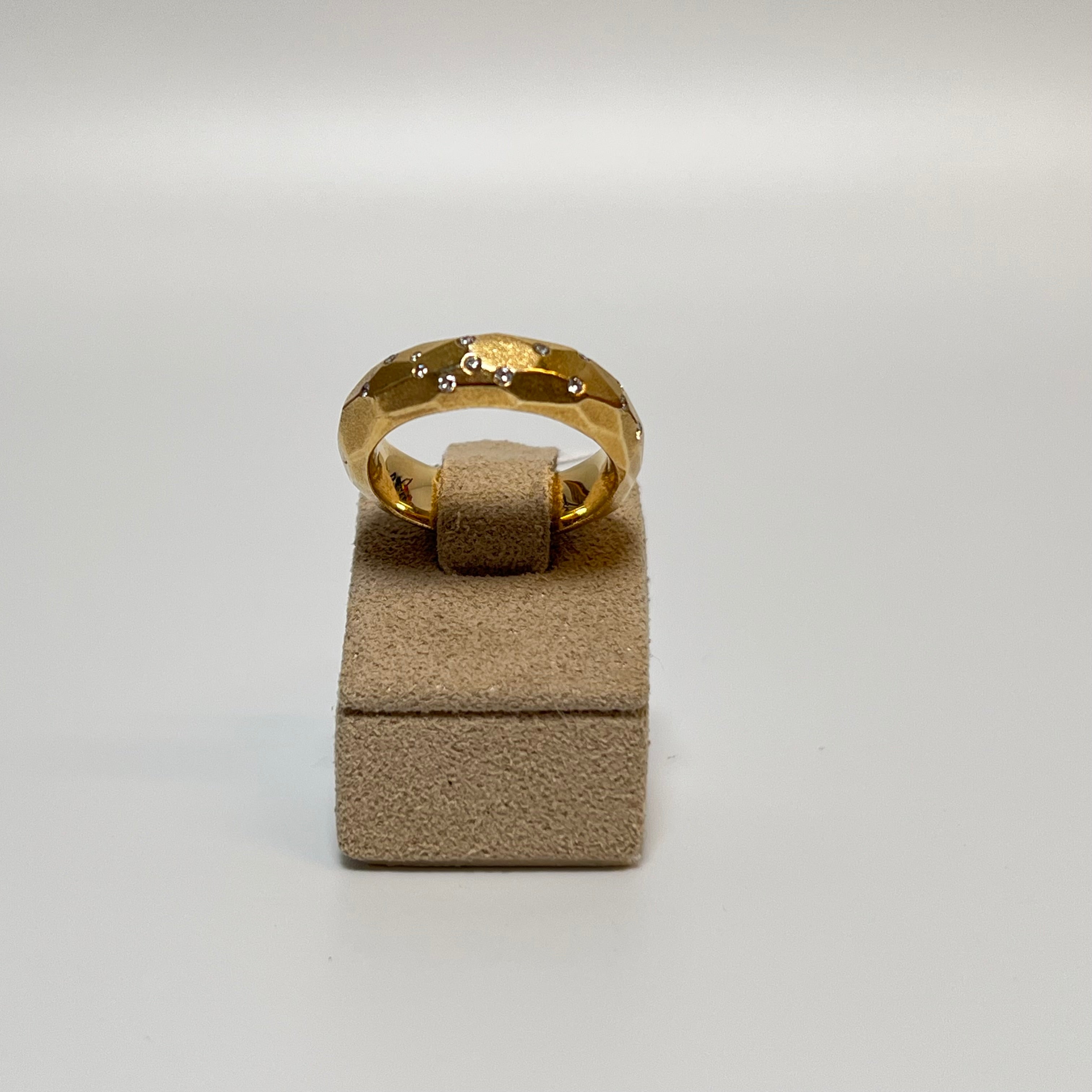 Guldring 14kt m. diamanter - str 54