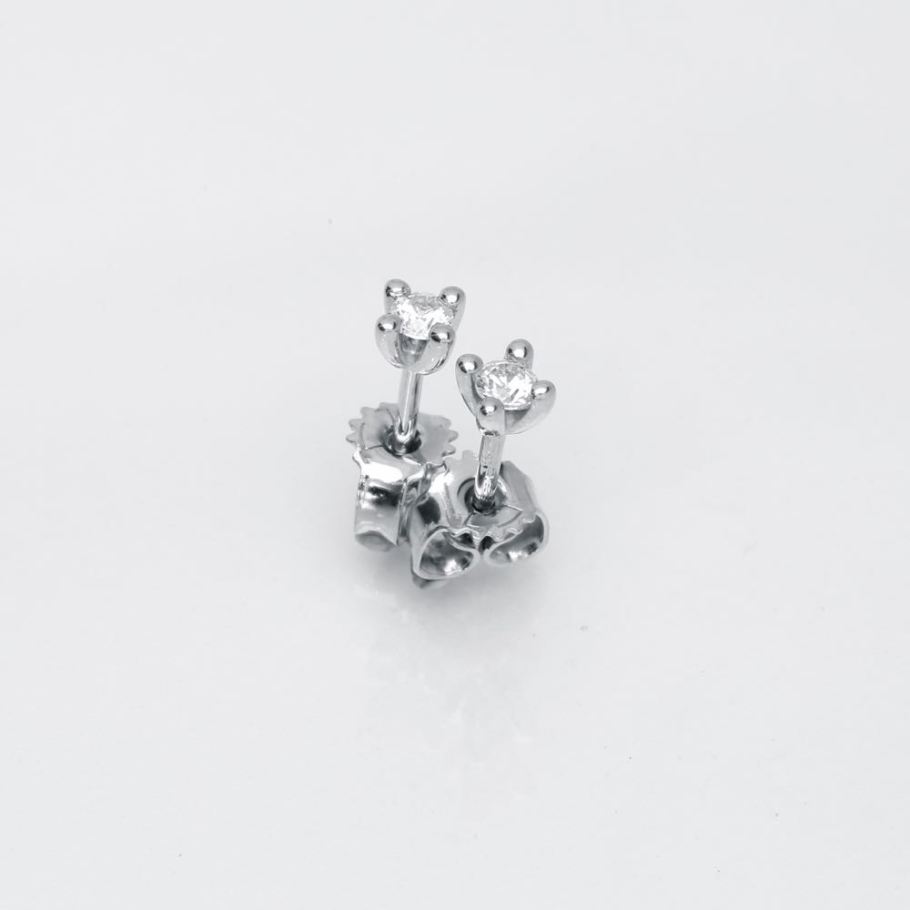 Luxuz Hvidguld Diamant Ørestik 0,10ct, til female; male; unisex, fra Jan Jørgensen