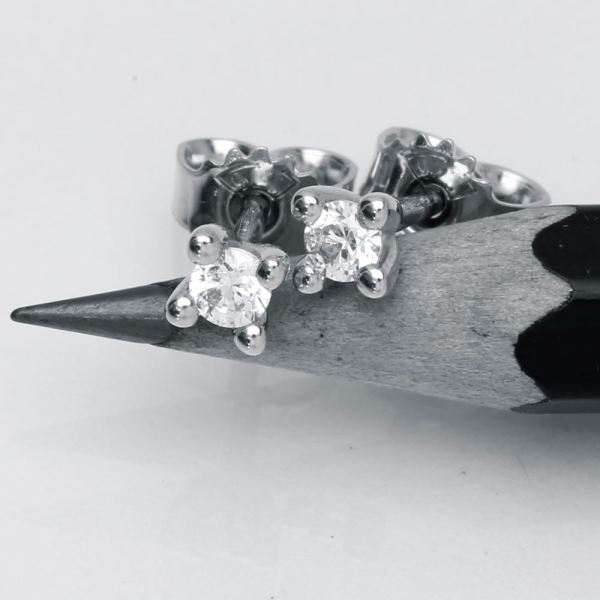 Luxuz Hvidguld Diamant Ørestik 0,15ct, til female; male; unisex, fra Jan Jørgensen