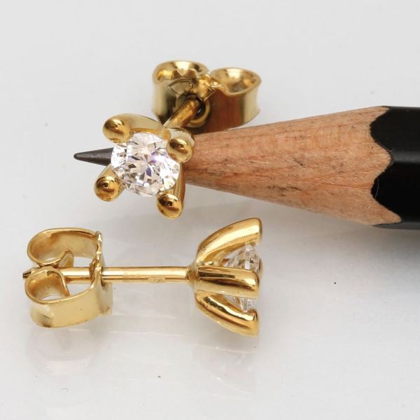 Luxuz Guld Diamant Ørestik 0,50ct, til female; male; unisex, fra Jan Jørgensen