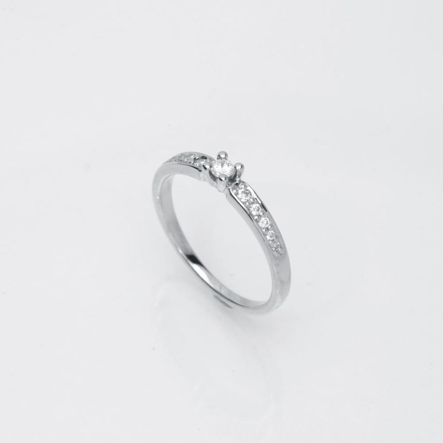 Luxuz Hvidguld Diamant Ring 0,05ct +0,10, til female, fra Jan Jørgensen