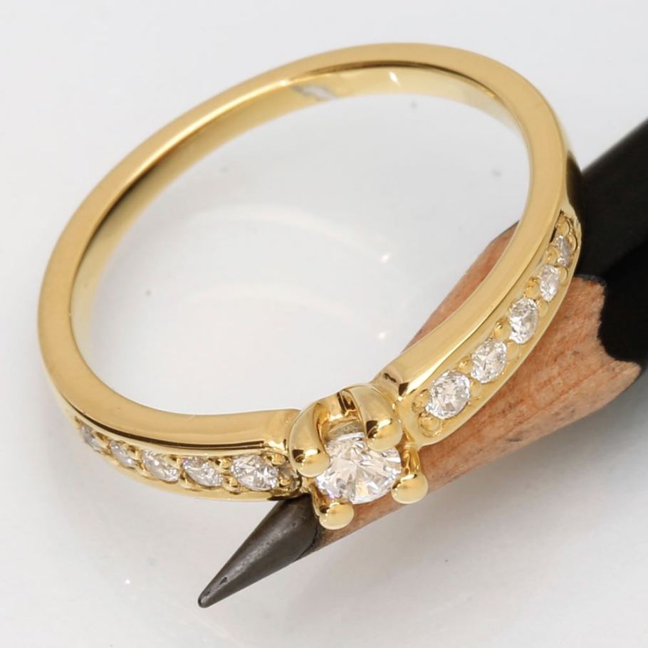 Luxuz Guld Diamant Ring 0,10ct +0,15, til female, fra Jan Jørgensen