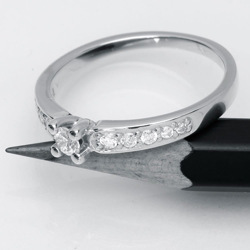 Luxuz Hvidguld Diamant Ring 0,10ct +0,15, til female, fra Jan Jørgensen