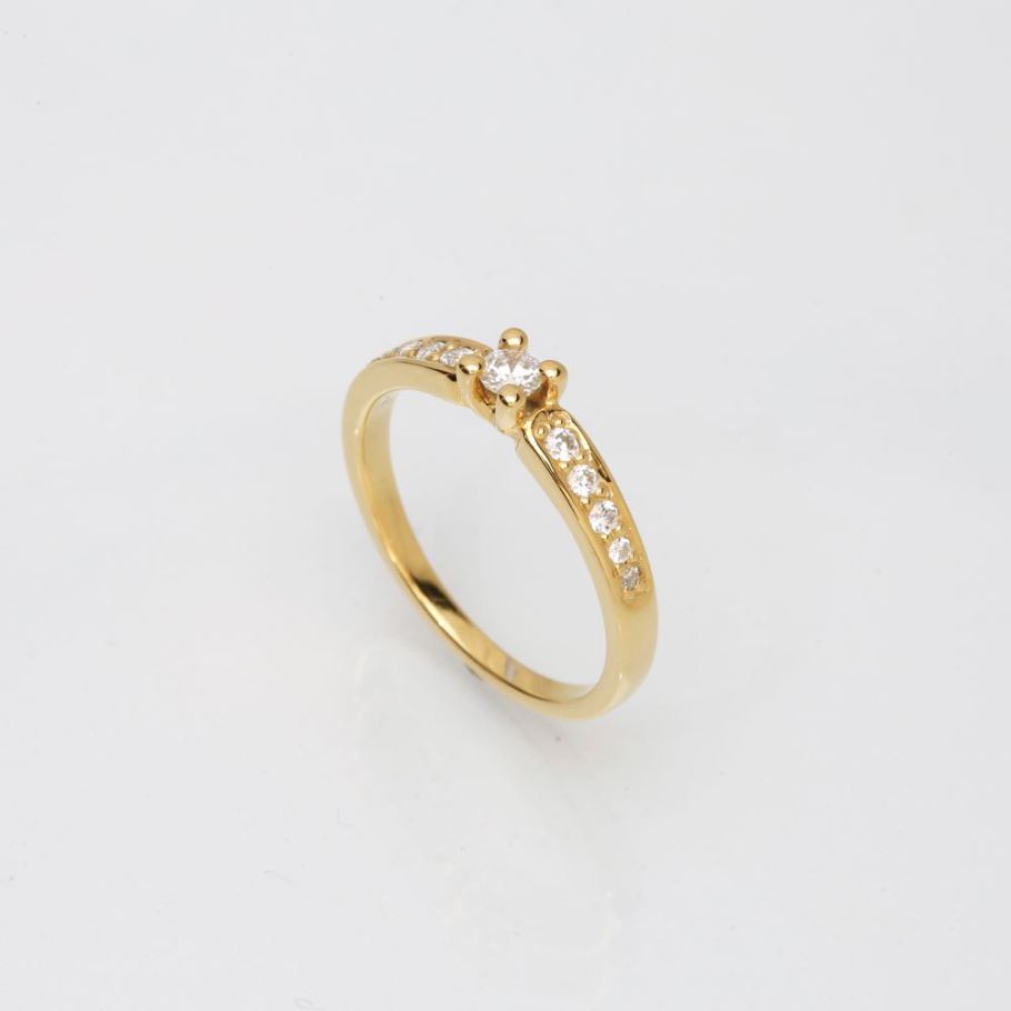 Luxuz Guld Diamant Ring 0,10ct +0,15, til female, fra Jan Jørgensen