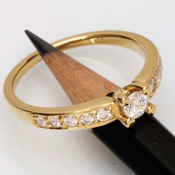 Luxuz Guld Diamant Ring 0,15ct +0,20, til female, fra Jan Jørgensen