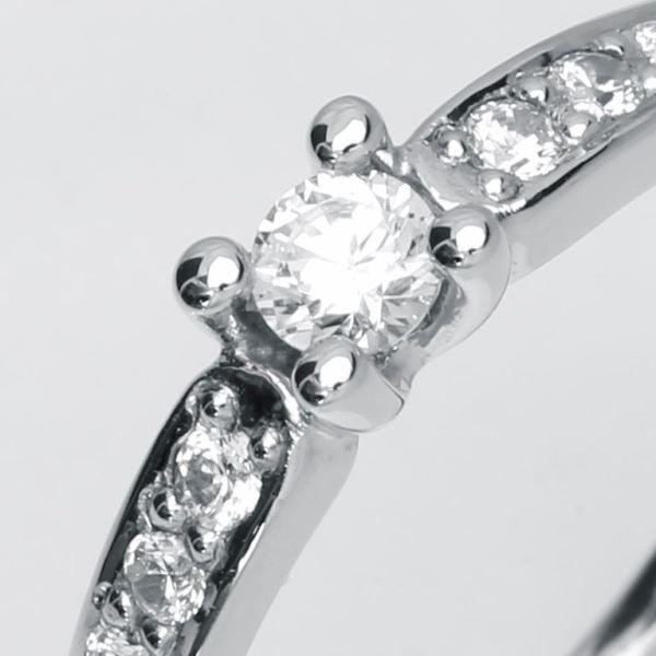 Luxuz Hvidguld Diamant Ring 0,15ct +0,20, til female, fra Jan Jørgensen