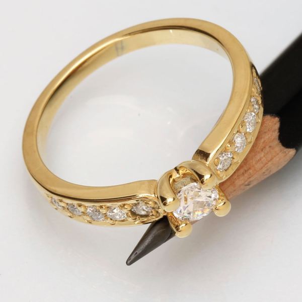 Luxuz Guld Diamant Ring 0,25ct +0,20, til female, fra Jan Jørgensen