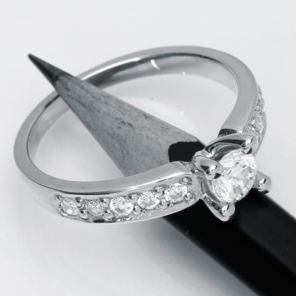 Luxuz Hvidguld Diamant Ring 0,35ct +0,25, til female, fra Jan Jørgensen