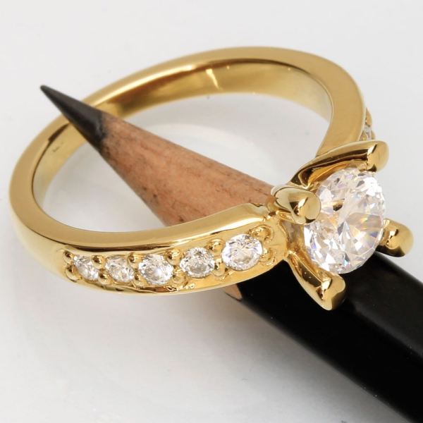 Luxuz Guld Diamant Ring 0,75ct +0,30, til female, fra Jan Jørgensen