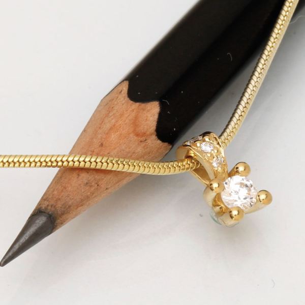 Luxuz Guld Diamant Vedhæng 0,10ct+0,035ct, til female, fra Jan Jørgensen