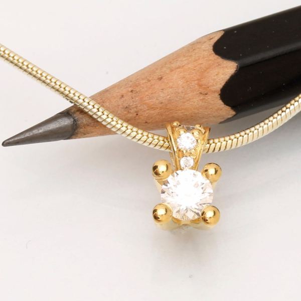 Luxuz Guld Diamant Vedhæng 0,25ct+0,05ct, til female, fra Jan Jørgensen