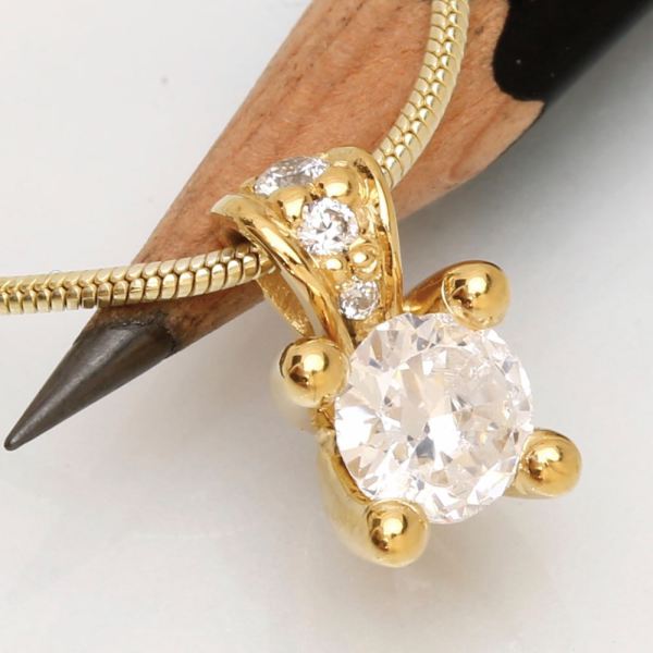 Luxuz Guld Diamant Vedhæng 0,75ct+0,07ct, til female, fra Jan Jørgensen