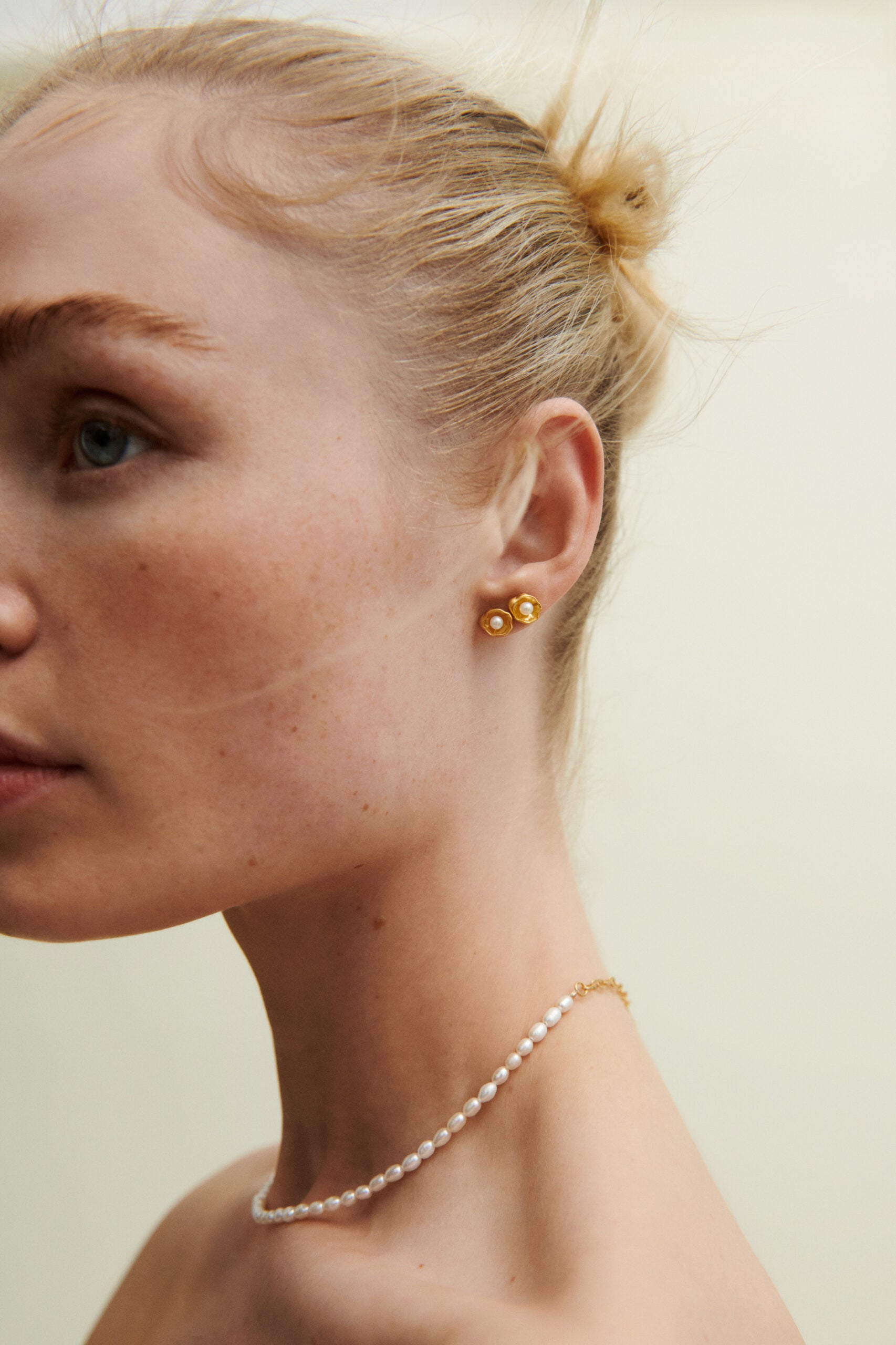 Pernille Corydon Hidden Pearl Earsticks FG, i silver; gold-plated, til female, fra Pernille Corydon