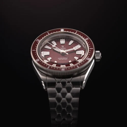 YEMA Skin Diver CMM.20 Bordeaux set forfra med Scales Slim stållænke