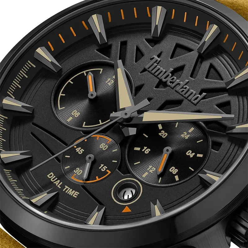 Nærbillede af Timberland Henniker II TDWGF0095003 med sort skive, dual time detaljer og orange markeringer