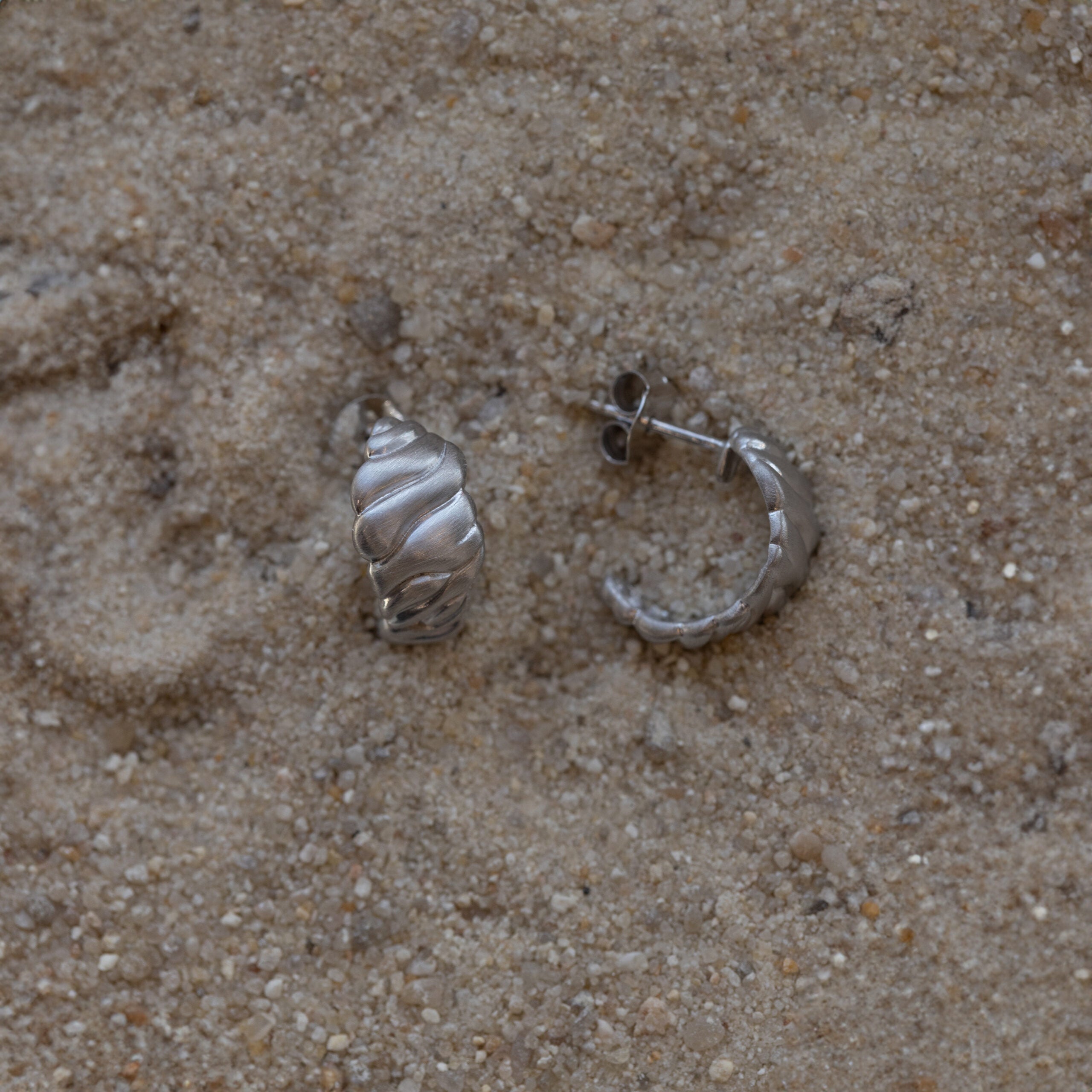 byBiehl Dunes hoops small, fra ByBiehl