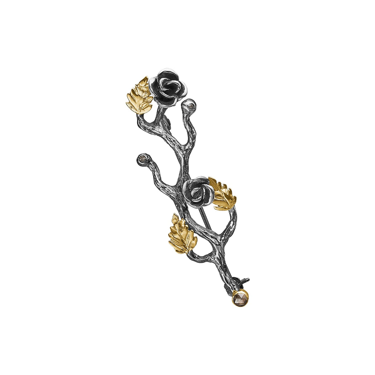ByBirdie Aphrodite M broche i 925 sterling sølv og 14 karat guld formet som en stokrose med to blomsterhoveder, to rosenknopper, tre guldblade og brillant- og rosenslebne diamanter, cirka 45 mm høj.