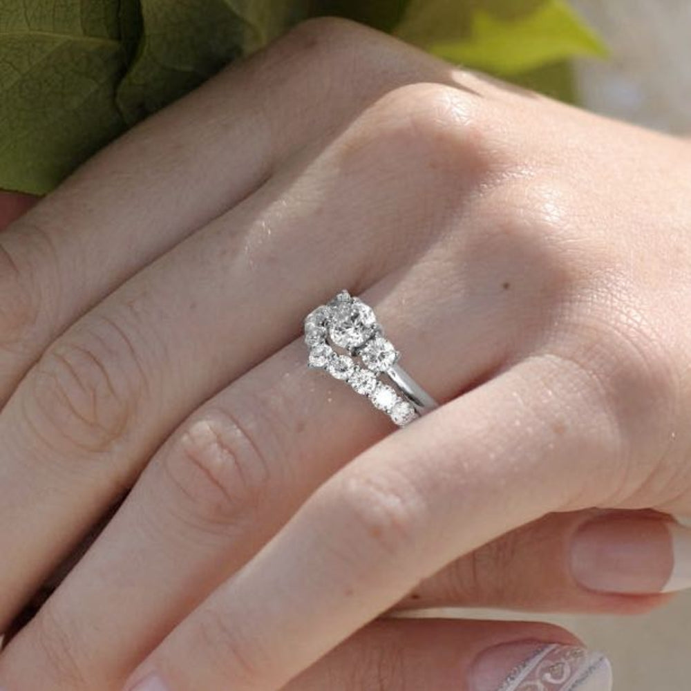 J.J Vielsesringe - V-Aligned-color-lab. 8kt - 0,90 ct HVG, i gold; diamond, til unisex, fra jan Jørgensen Vielsesringe