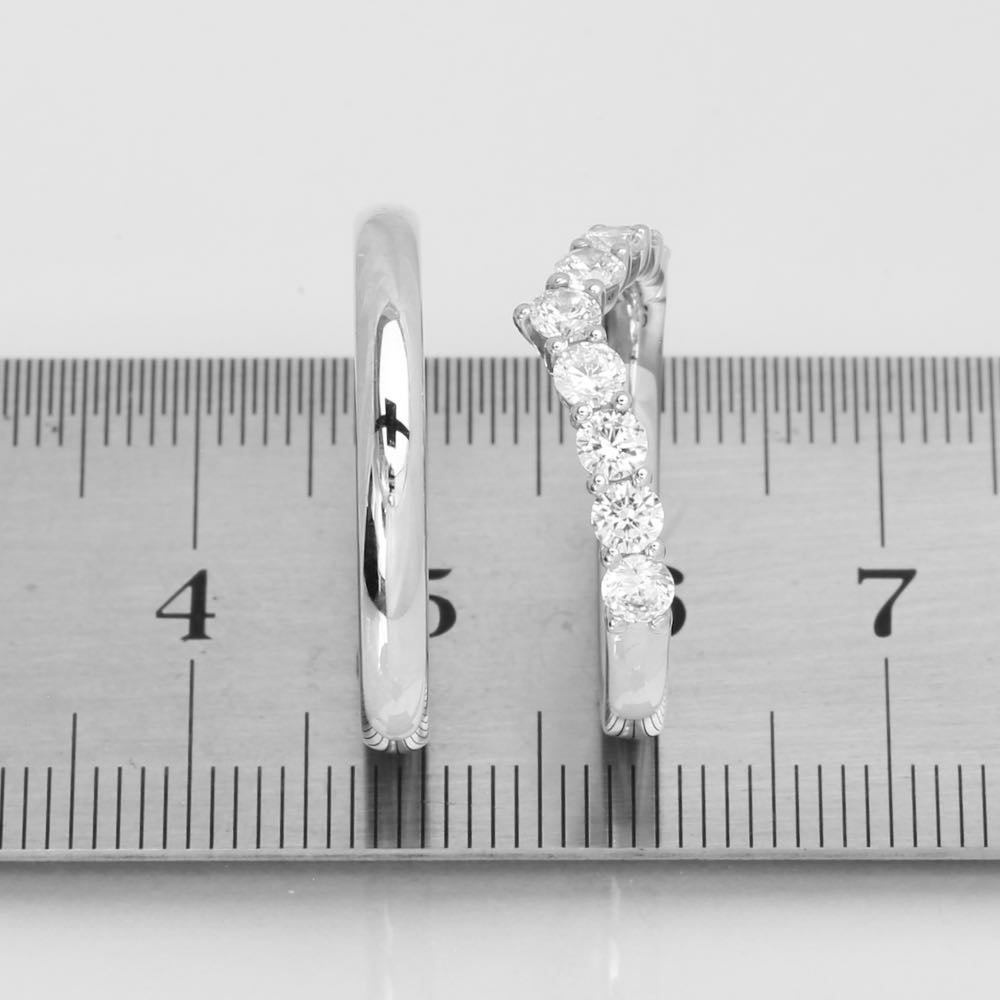 J.J Vielsesringe - V-Aligned-color-lab. 8kt - 0,90 ct HVG, i gold; diamond, til unisex, fra jan Jørgensen Vielsesringe
