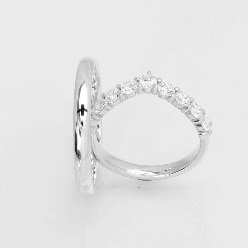 J.J Vielsesringe - V-Aligned-color-lab. 8kt - 0,90 ct HVG, i gold; diamond, til unisex, fra jan Jørgensen Vielsesringe