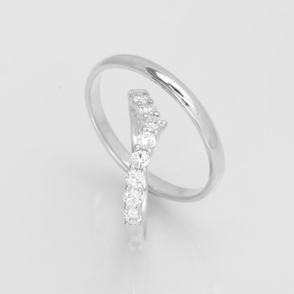 J.J Vielsesringe - V-Aligned-color-lab. 8kt - 0,55 ct HVG, i gold; diamond, til unisex, fra jan Jørgensen Vielsesringe