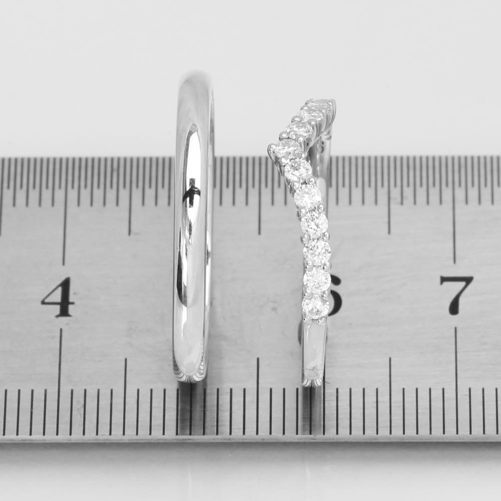 J.J Vielsesringe - V-Aligned-color-lab. 8kt - 0,39 ct HVG, i gold; diamond, til unisex, fra jan Jørgensen Vielsesringe