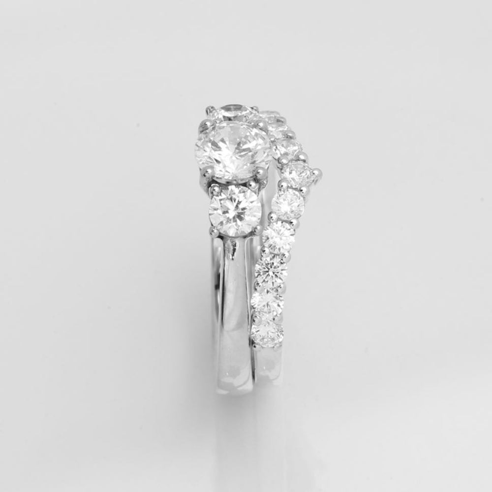 J.J Vielsesringe - V-Aligned-color-lab. 8kt - 0,55 ct HVG, i gold; diamond, til unisex, fra jan Jørgensen Vielsesringe