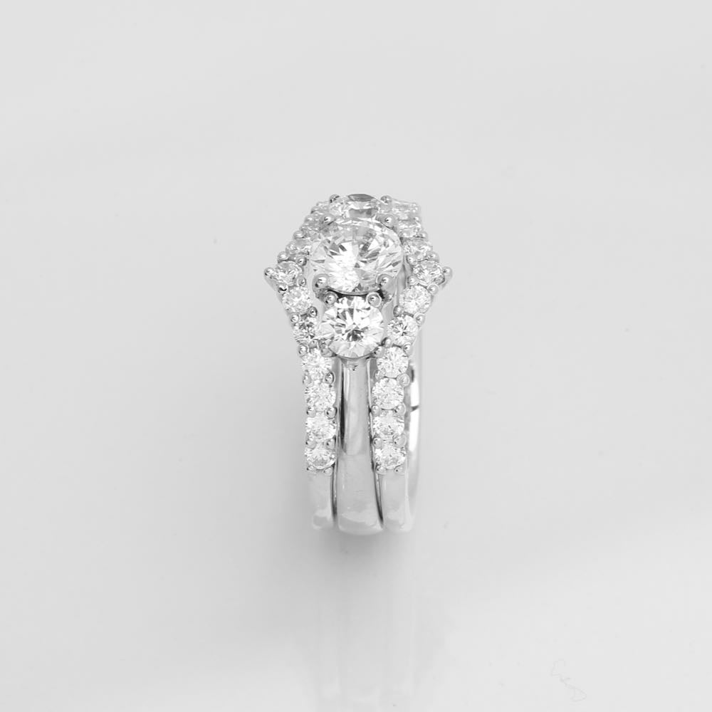 J.J Vielsesringe - V-Aligned-color-lab. 8kt - 0,39 ct HVG, i gold; diamond, til unisex, fra jan Jørgensen Vielsesringe