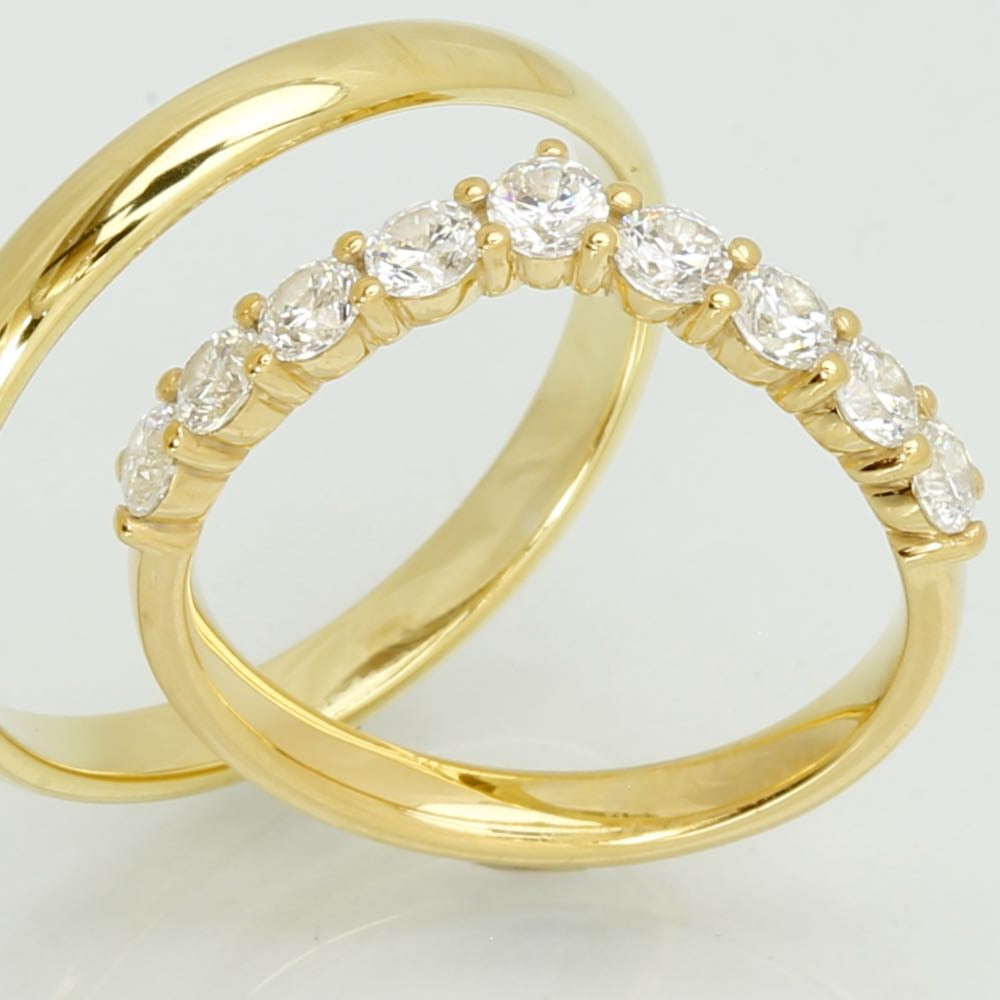 J.J Vielsesringe - V-Aligned-color-lab. 8kt - 0,90 ct, i gold; diamond, til unisex, fra jan Jørgensen Vielsesringe