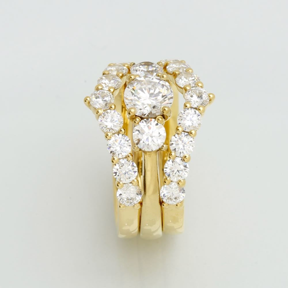 J.J Vielsesringe - V-Aligned-color-lab. 8kt - 0,90 ct, i gold; diamond, til unisex, fra jan Jørgensen Vielsesringe