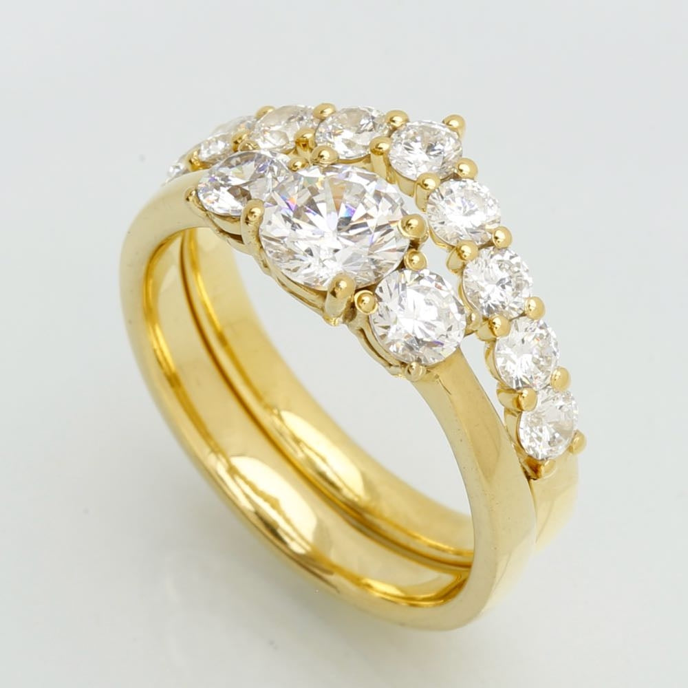 J.J Vielsesringe - V-Aligned-color-lab. 8kt - 0,90 ct, i gold; diamond, til unisex, fra jan Jørgensen Vielsesringe