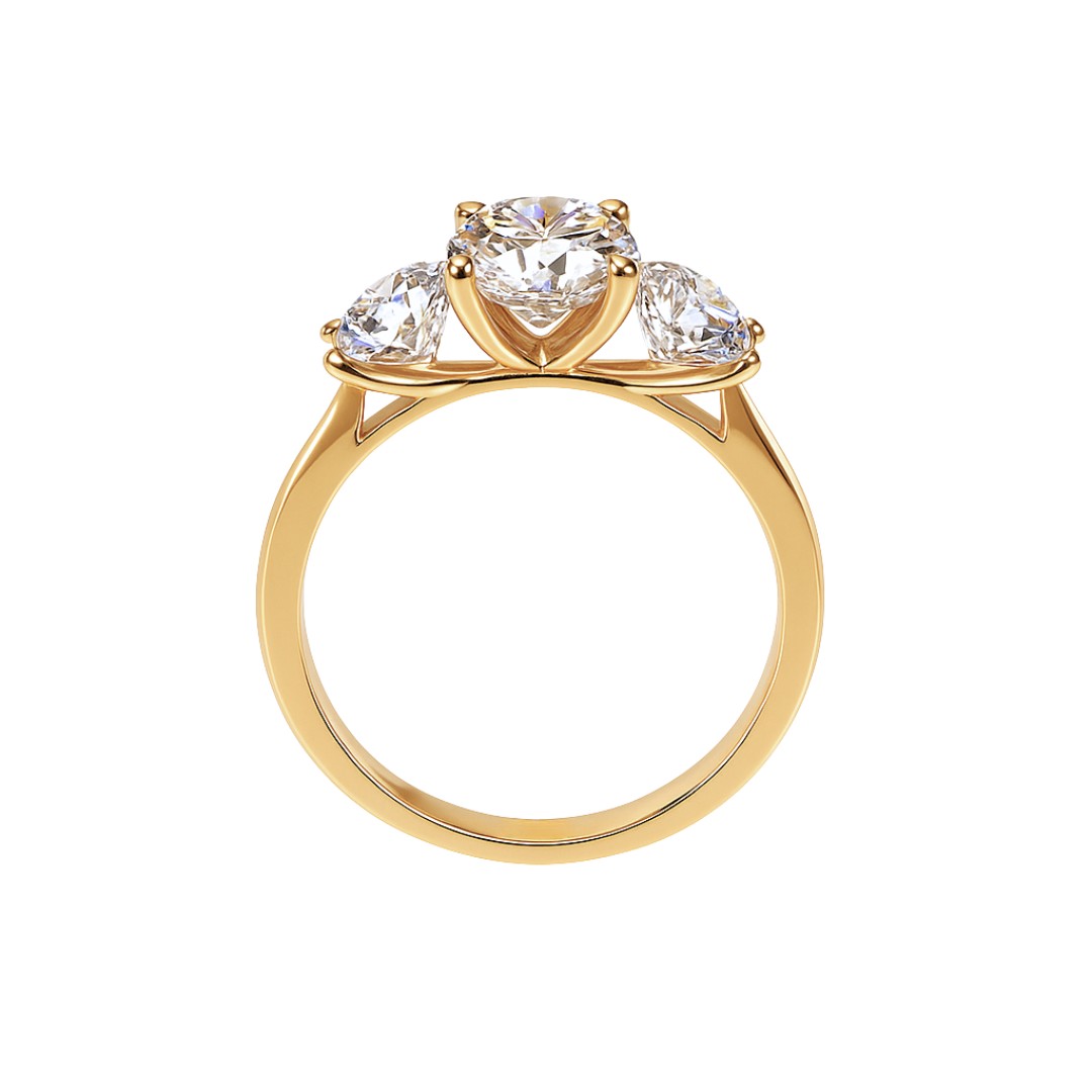 Tre-stens ring i 14kt guld med round cut labgrown diamanter fra ISABELLA Collection. Elegant blankpoleret ringskinne set fra siden med centreret hovedsten og to harmoniske sidesten i dansk design.