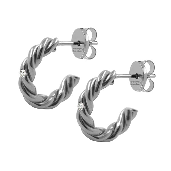 ZEEZEN titanium creol ørestikker med snoet design og 2 x 0,02 ct hvide lab grown diamanter set fra siden på hvid baggrund.
