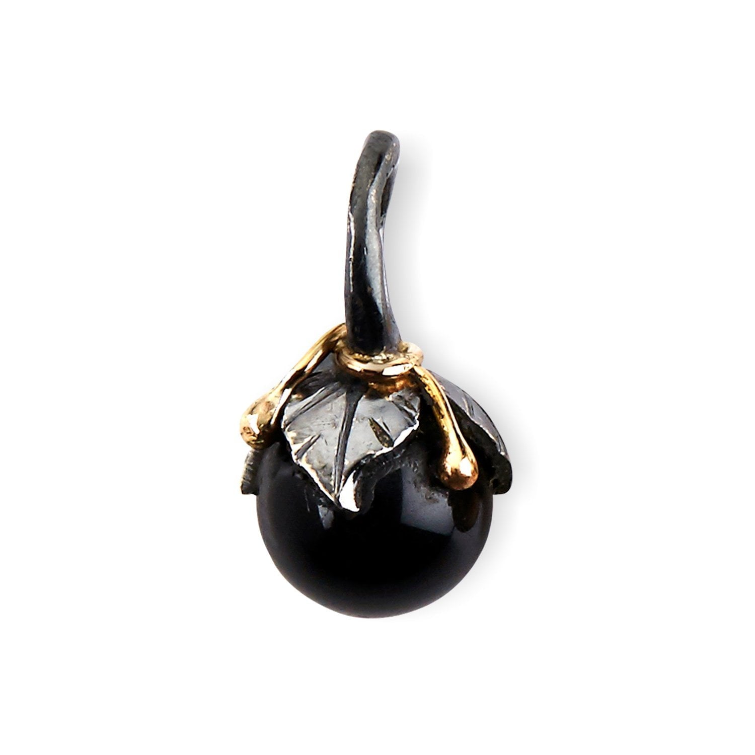 Urban Leaf Drop Black Onyx Vedhæng (S) – Smykke i sølv fra ByBirdie – Varenr. 5090184G