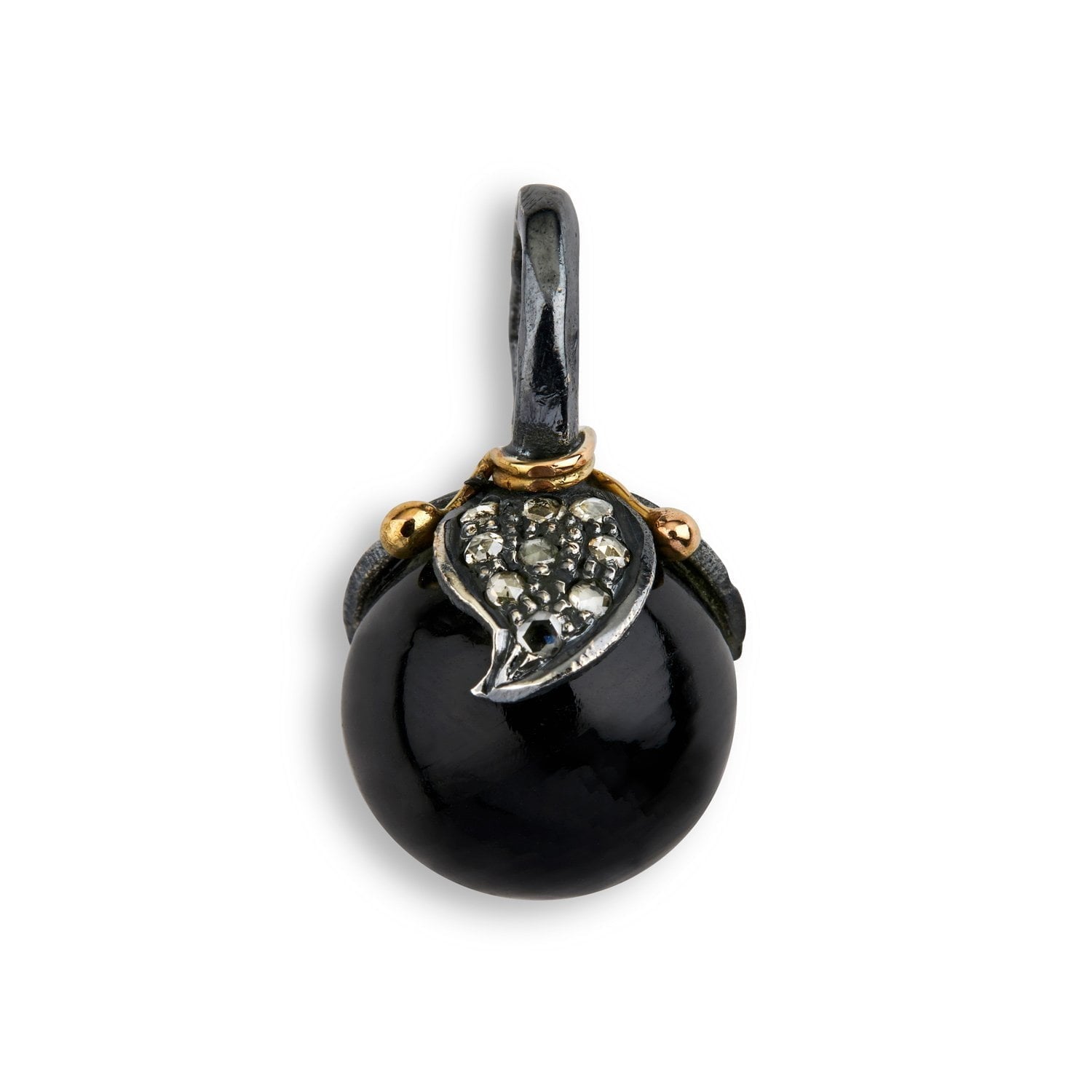Leaf Drop Pavé Black Onyx Vedhæng – Smykke i sølv fra ByBirdie – Varenr. 5090215G