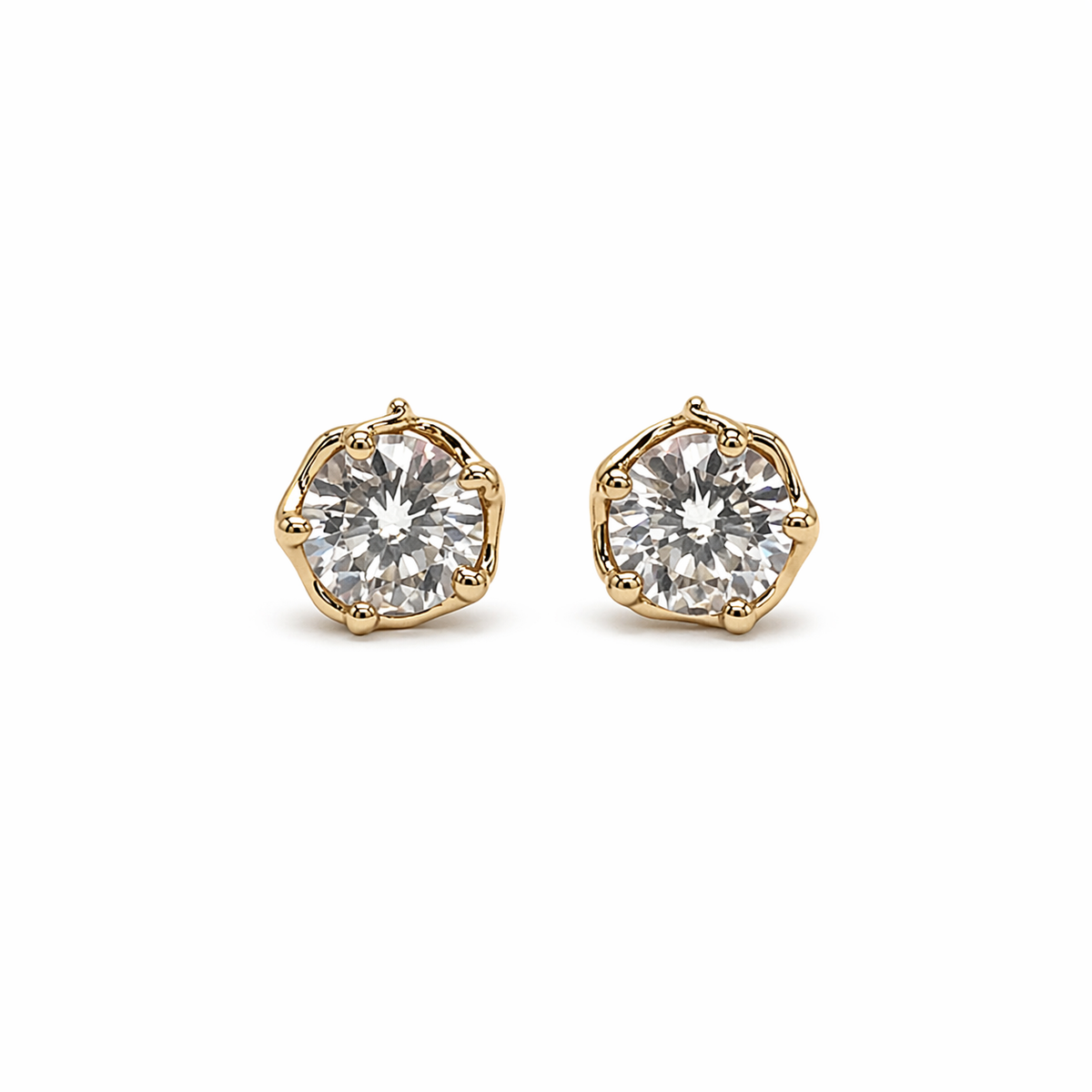 Petersen Jewels 14 kt rustike øreringe med 0,50 ct labgrown diamant set forfra