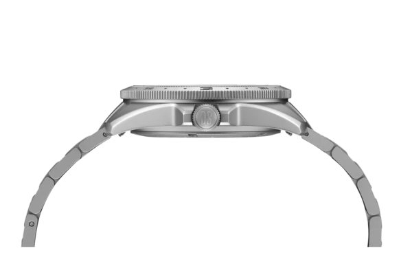 Sidevisning af Certina DS-X GMT med skruekrone og kraftig urkasse i stål.
