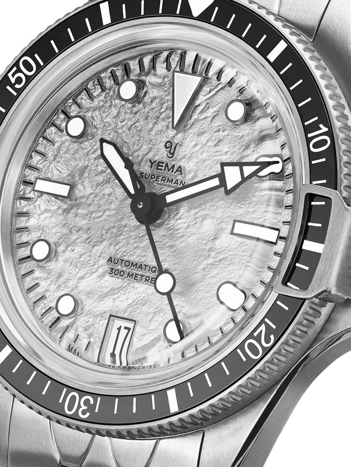 YEMA Superman Titanium MoonTide CMM.11 med Super-LumiNova og 300 meter vandtæthed